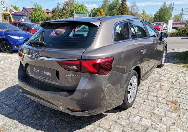 Toyota Avensis cena 61900 przebieg: 120200, rok produkcji 2017 z Okonek małe 121